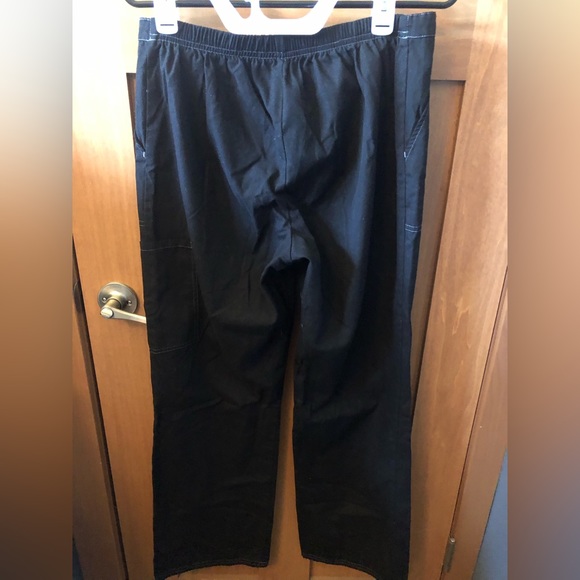 Women’s S&M scrub lot - Picture 4 of 11